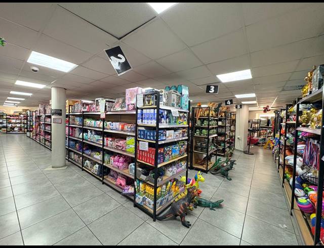 2,194M² RETAIL FOR SALE IN LONEHILL